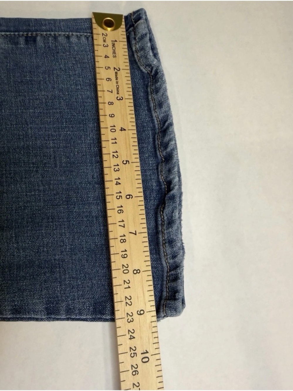 Levi’s 726 High Rise Flare Jeans Women’s Size 30 Distressed Stretch Medium Wash - Picture 9 of 12